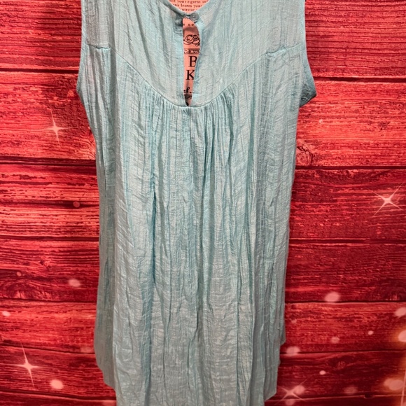 Five Item Bundle. Hand made in Hue, Vietnam. Size 22-24. - Picture 6 of 11